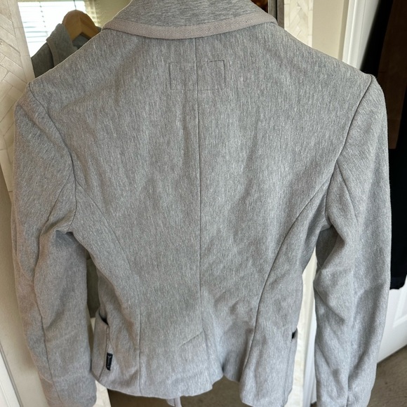 Armani Jeans Women's Classic Gray Blazer - Picture 3 of 7